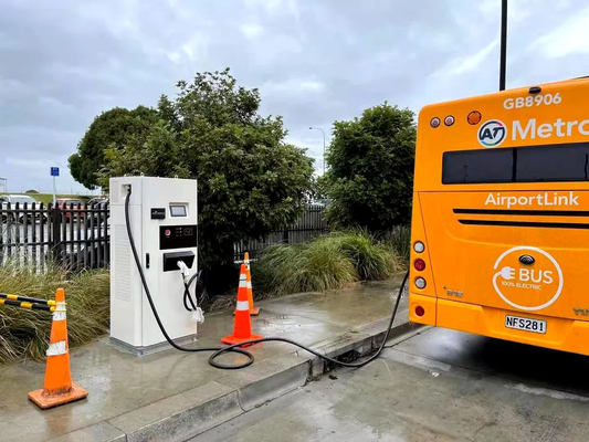 CHAdeMO/GB-T/60kw/120kwのCCS DCの電気自動車の充電器の場所の多標準